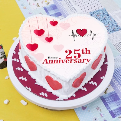 Exotic HeartShaped Vanilla Anniversary Cake