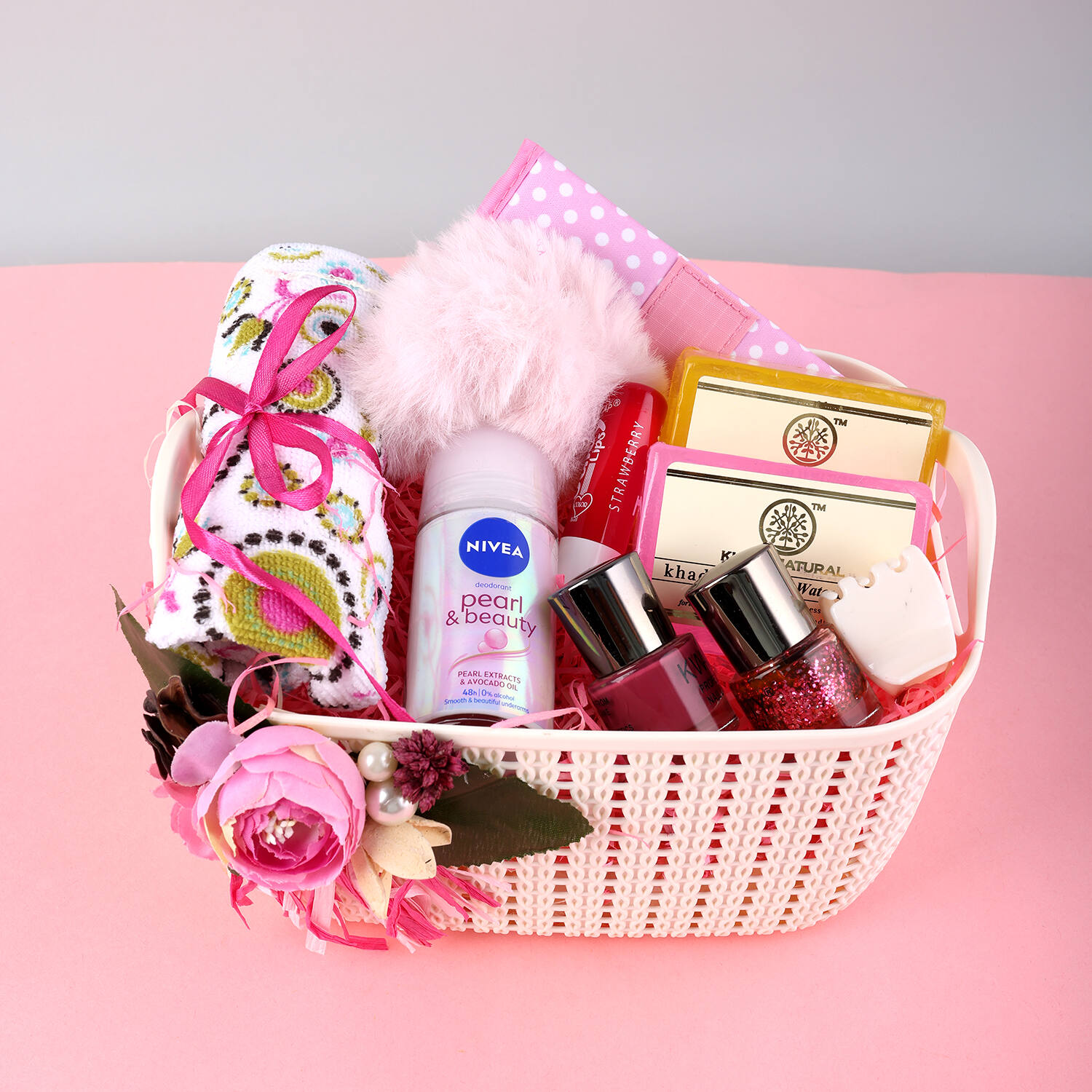 Spa Gift Baskets for Women - Luxury Spa Bath Lavender Gift Basket - Lotion  Oil Scrub Body Butter