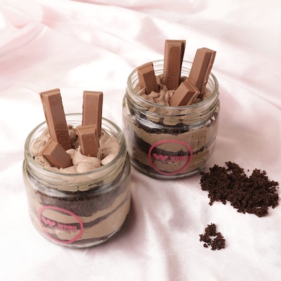 Kitkat Chocolate Jar Cake