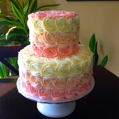 Rosy Decorative Wedding Cakes