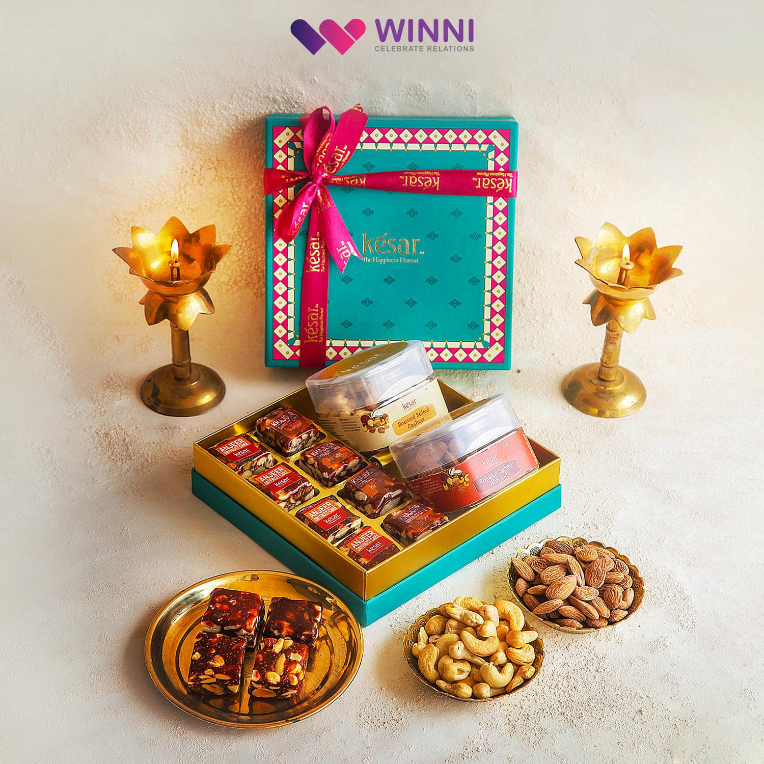 Indian Sweets Gift Pack in Bandhani Box, 5 Lbs, Diwali Gift Box, FRESH  MITHAI #19414 | Buy Online @ DesiClik.com, USA | Sweets gift, Sweets gift  basket, Diwali gift box