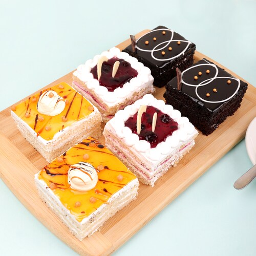 Buy Charming Pastry Combo