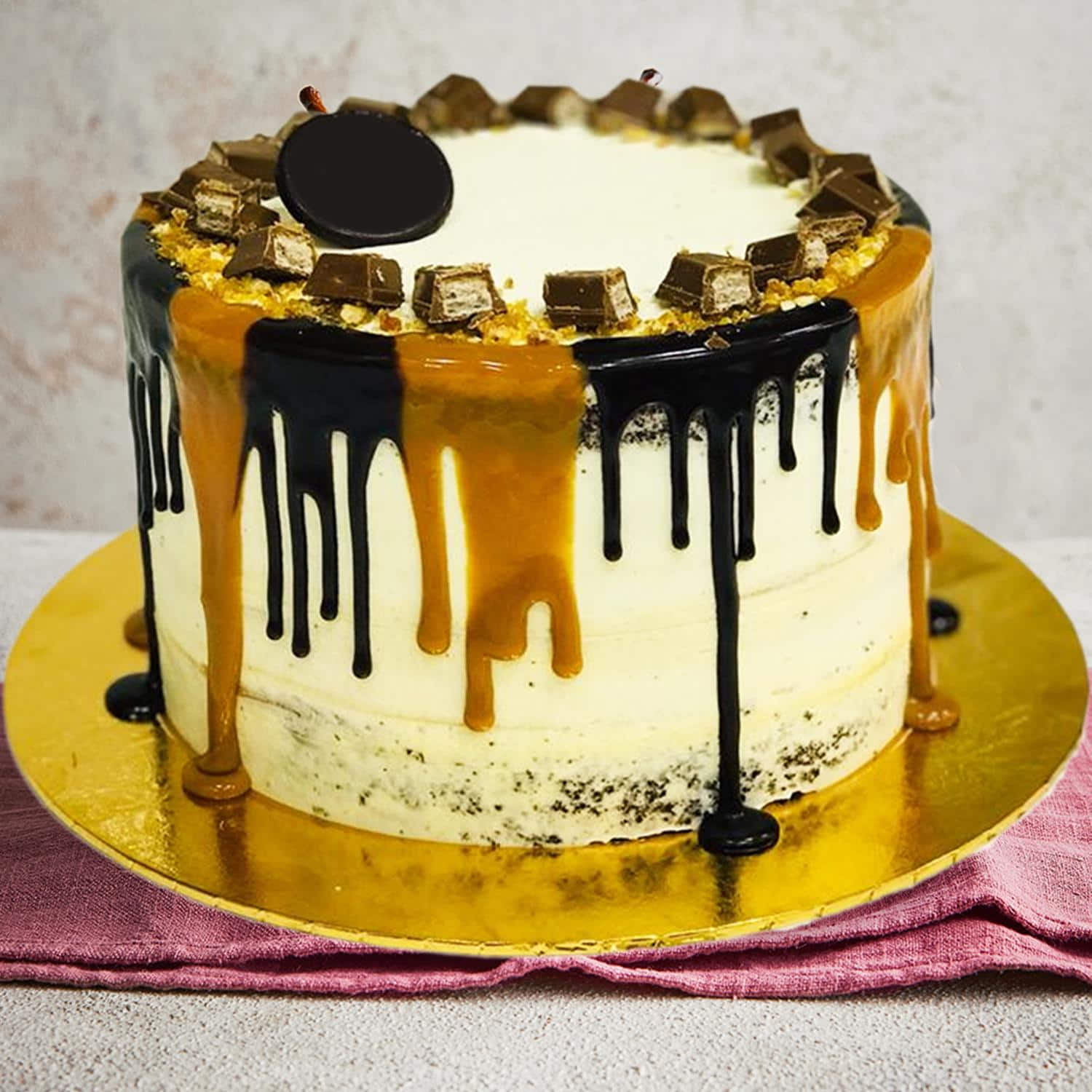 Chocolate Drip Cake Design ( Send Cake India ) | Chocolate drip cake, Drip  cakes, Birthday cake delivery
