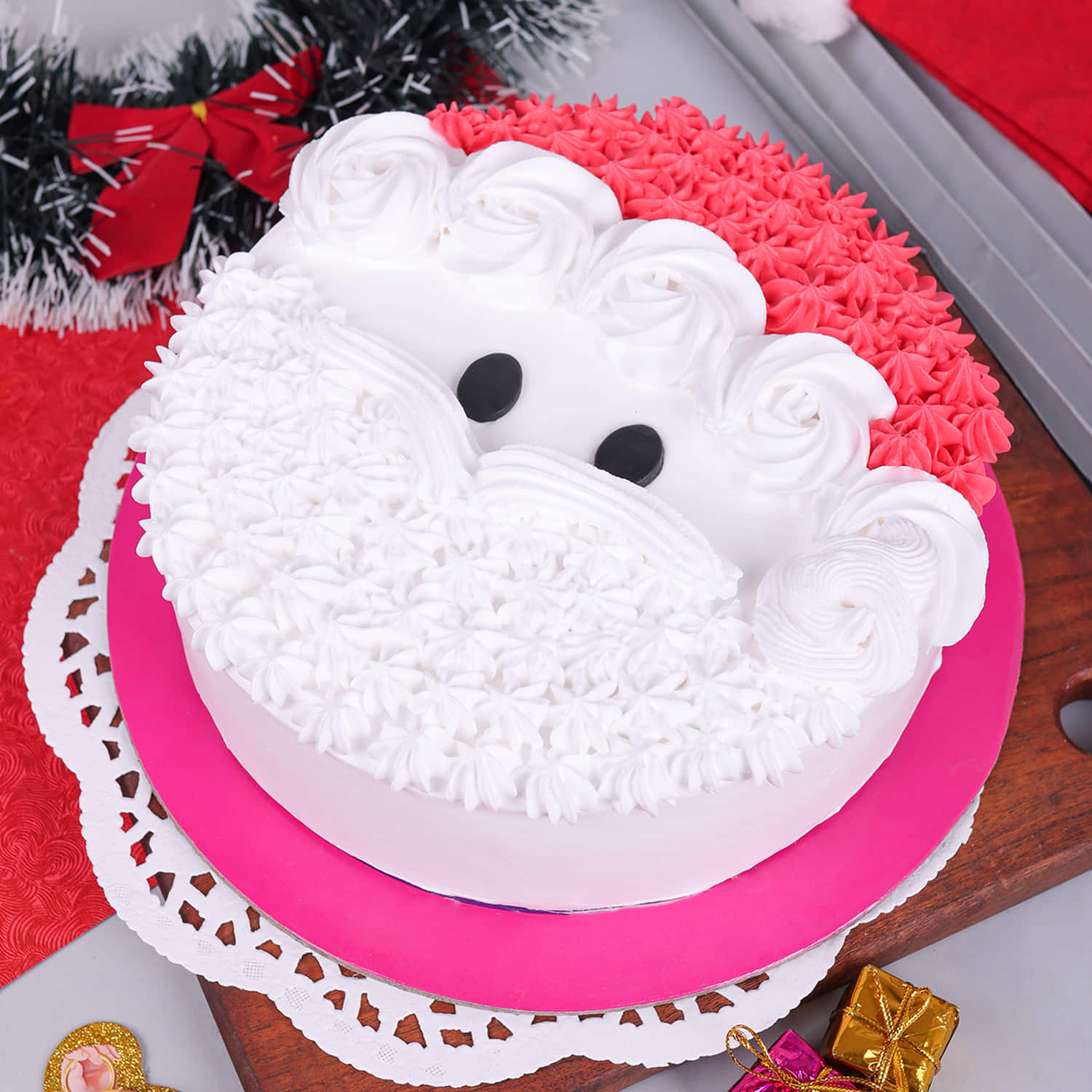 Santa Claus is coming to town! with this Santa Theme Cake by Kukkr