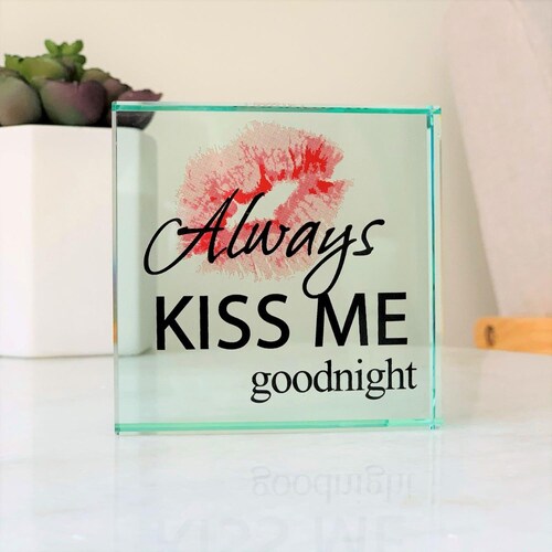 Buy Lovely Kiss Good Night Display