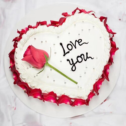 Buy Attractive Rose Cake