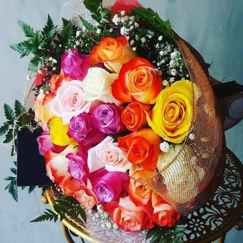 Buy Vibrant Roses Bouquet
