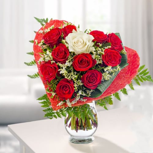 Buy Affection Roses With Vase