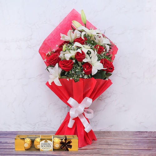 Buy Majestic Bouquet With Chocolates