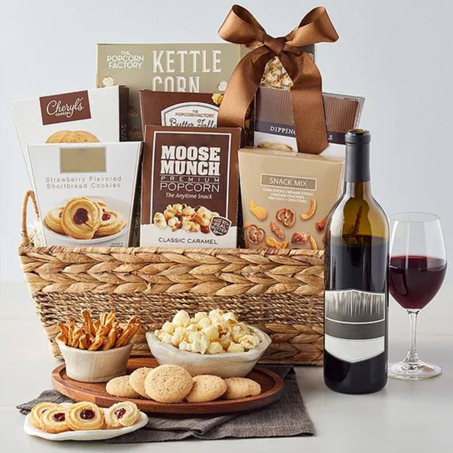 Wine For You & Your Pooch Gift Basket - Dog Gift Basket - Mutts & Mousers  USA