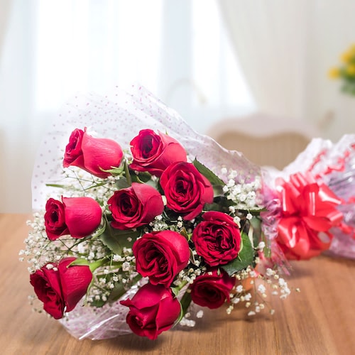 Buy Graceful Bunch of 10 Red Roses