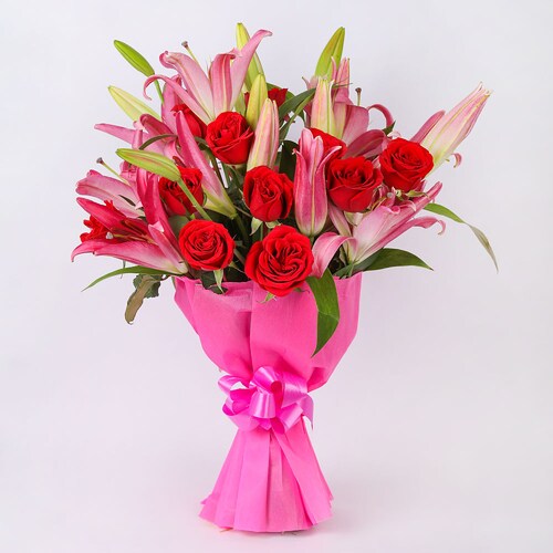 Buy Red Roses And Lilies Mixed Bouquet