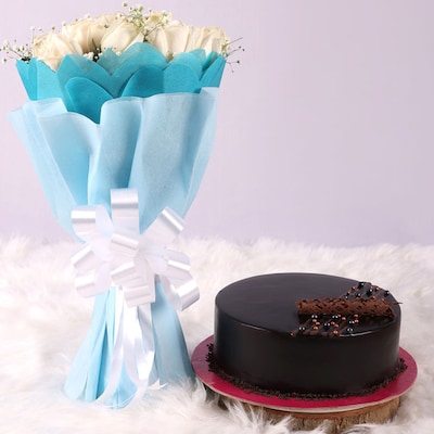 Peaceful White Flowers And Cake Combos
