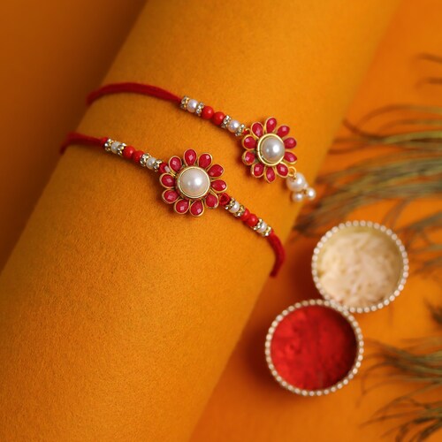 Buy Bhaiya Bhabhi Red Rakhi Set