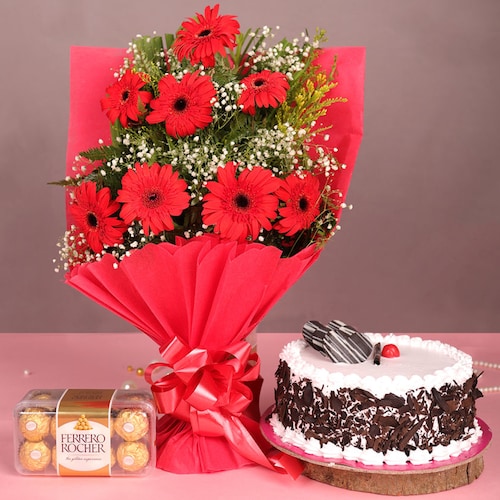Buy Geabera Arranged With Black Forest Cake