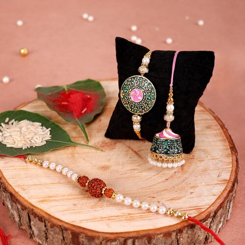 Buy Unbelievable Royal Bhaiya Bhabhi Rakhi Combo