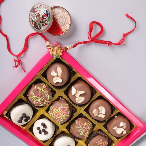 Buy Ganesh Rakhi With 12 Pc Chocolate Cookies