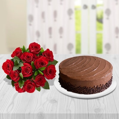 Hamper Of Chocolate Cake With Red Roses