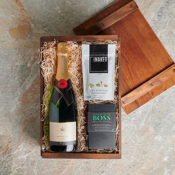 The Champagne And Nuts Gift Crate | Winni.in