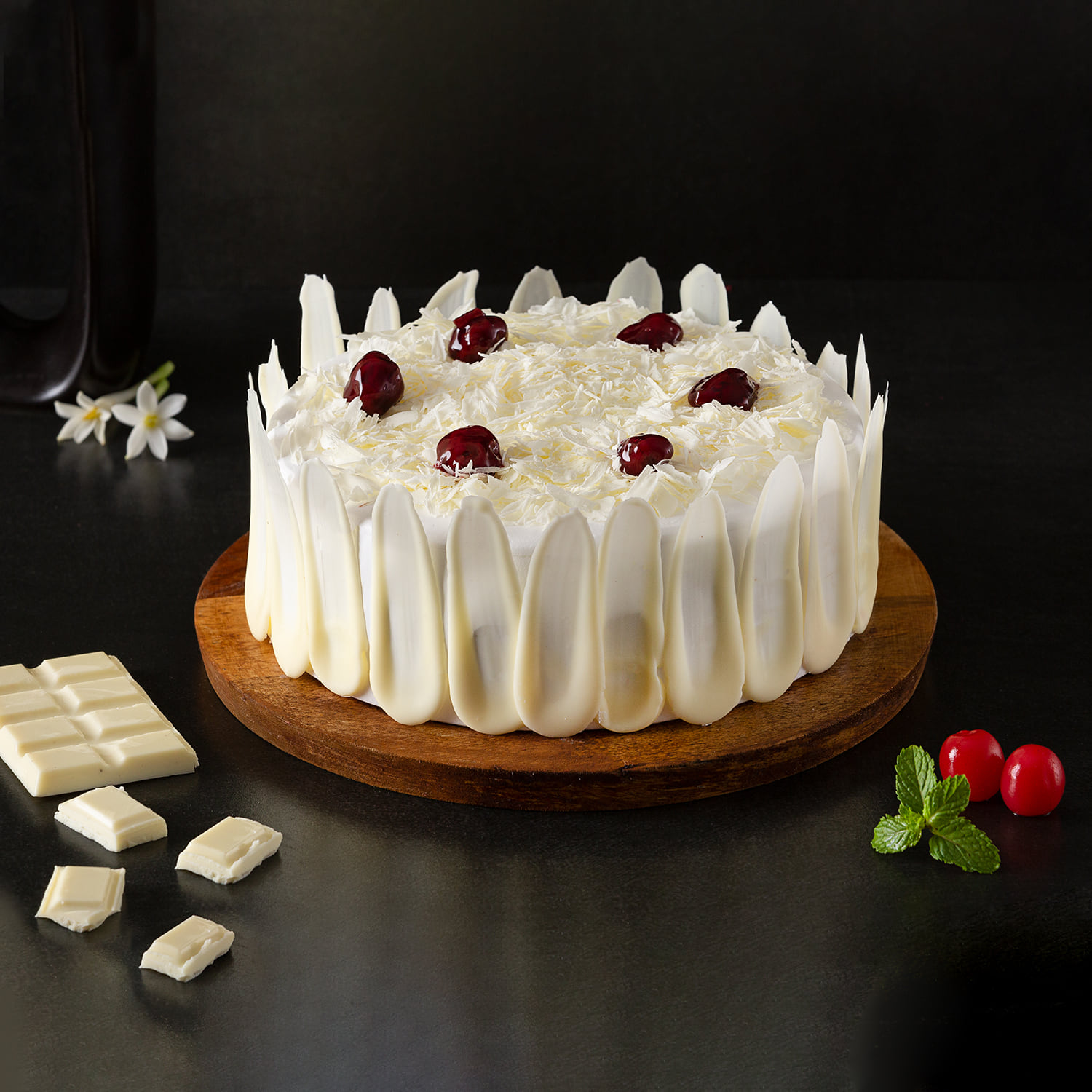 Order White Forest Cake For Bestie Online, Price Rs.599 | FlowerAura