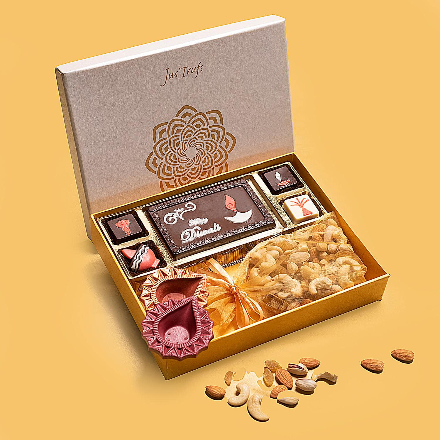 Personalized Diwali Chocolate Gift For Sister - 4 pieces Best Diwali Gift  For Her : Amazon.in: Grocery & Gourmet Foods