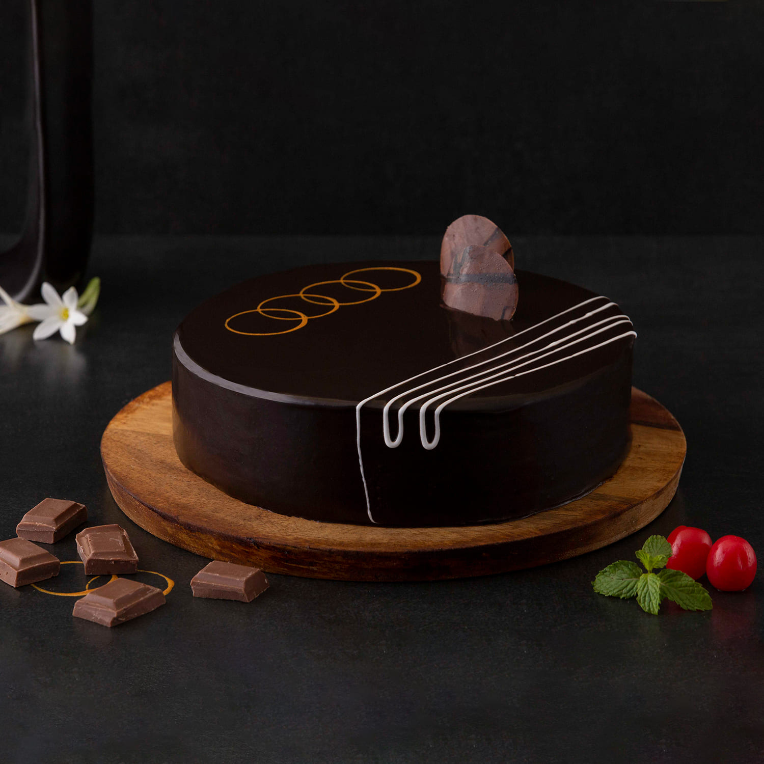 Mio Amore - Celebrate your birthday in style with this yummilicious Chocolate  Cake from our Dream Shape range. #DreamShapeCake #FanMade #ChocolateCake |  Facebook