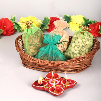 Dry Fruits Hamper With Diyas