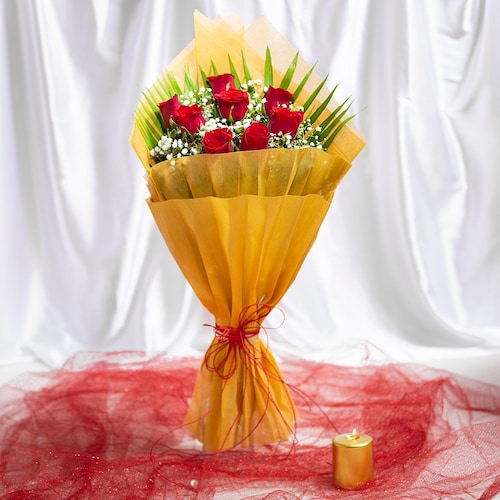 Buy Mystique 8 Red Roses Bouquet
