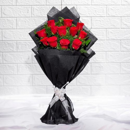 Buy Enchanting Love Red Roses Bouquet