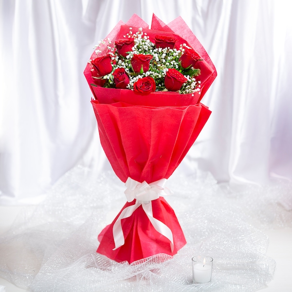 Buy 8 Red Roses Bouquet Online For Loved Ones - Winni.In | Winni.In
