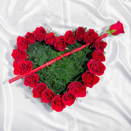 Buy Rose In The Heart Arrangement