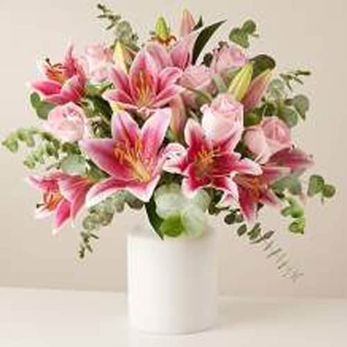 Buy Fresh Lilies With Roses
