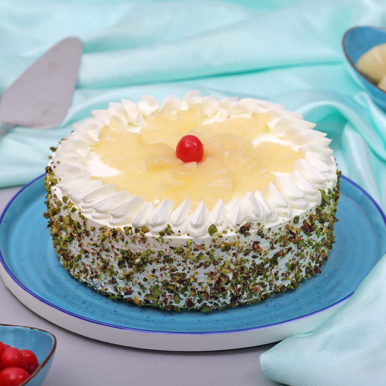 Online Cake Delivery | Hello Minion Cake | Winni.in | Winni.in