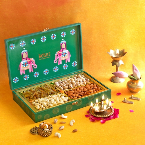 Buy Exquisite Nutty Diwali Treats Hamper
