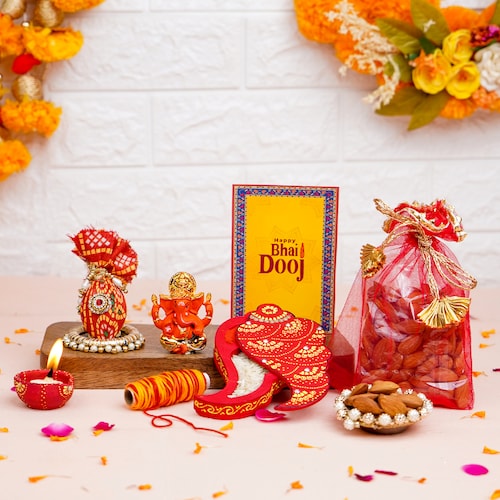Buy Nutty Treats with Ganesha and Bhaidooj Thali