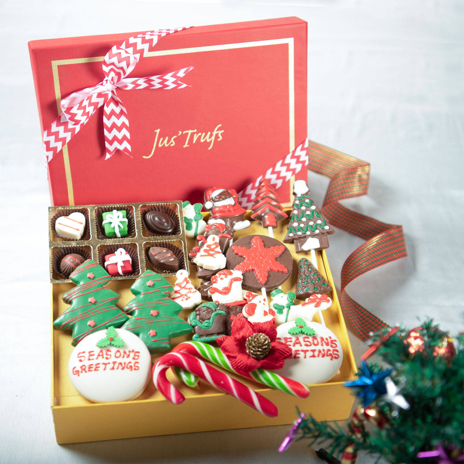 Buy Healthy Treat Cheery Treat New Year and Christmas Gift Box Hamper | Christmas  Gifts for Family and Friends | New Year Gift Box | All Occasion Gift Box  Hamper | Wholesome