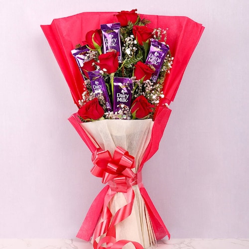 Buy Graceful Roses and Chocolate Arrangement