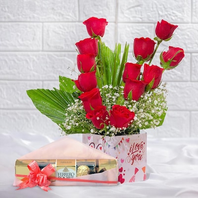 Beautifully Crafted Red Roses Box