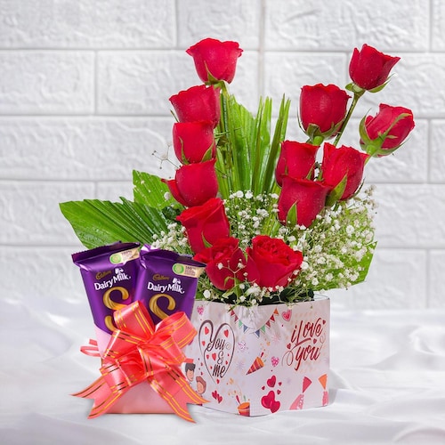 Buy Alluring Red Roses With Chocolates