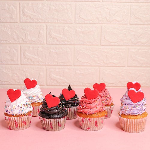 Buy Little Heart Set Of 8 Cup Cakes
