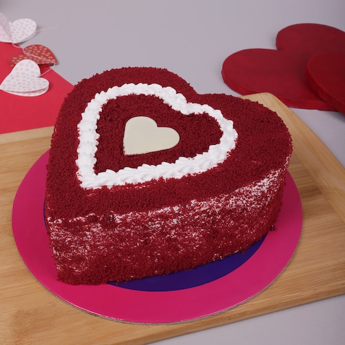 Red Velvet Cake With Red Rose Box | Winni.In