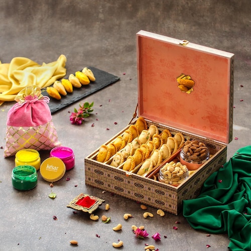 Buy Holi Floral Box Full Of Gujiya Nuts And Herbal Colors