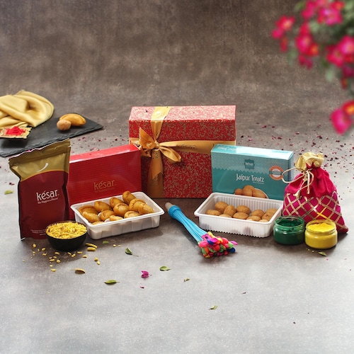 Buy Yummy Gujiya With Mini Kachori Holi Box