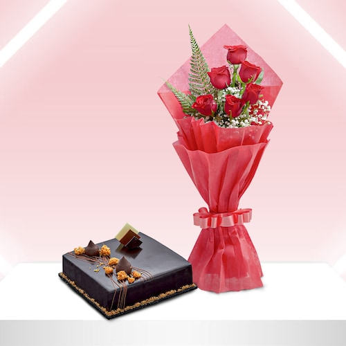 83206_Alluring Roses And Chocolate Cake Combo