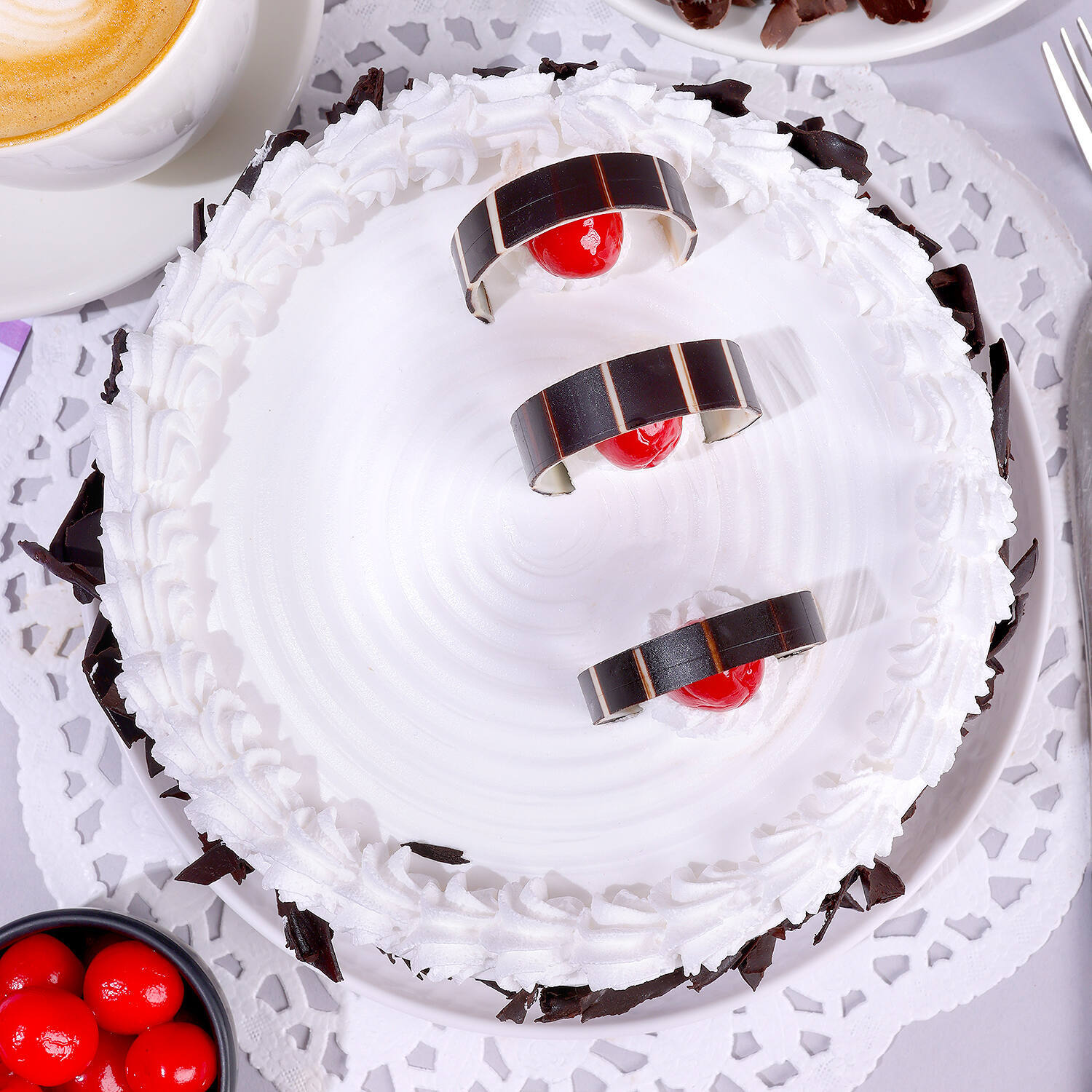 CAKES & PASTRY :: Celebration cake :: Traditional Red Velvet cake - 500gm