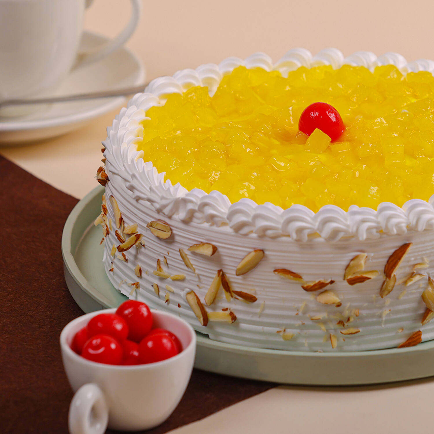 Fresh Pineapple Cake With Dehydrated Pineapple Garnish - II – Big Boy Cake