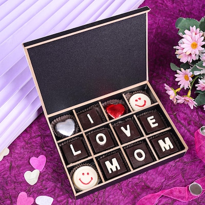 I Love U Mom Personalized Chocolate Box
