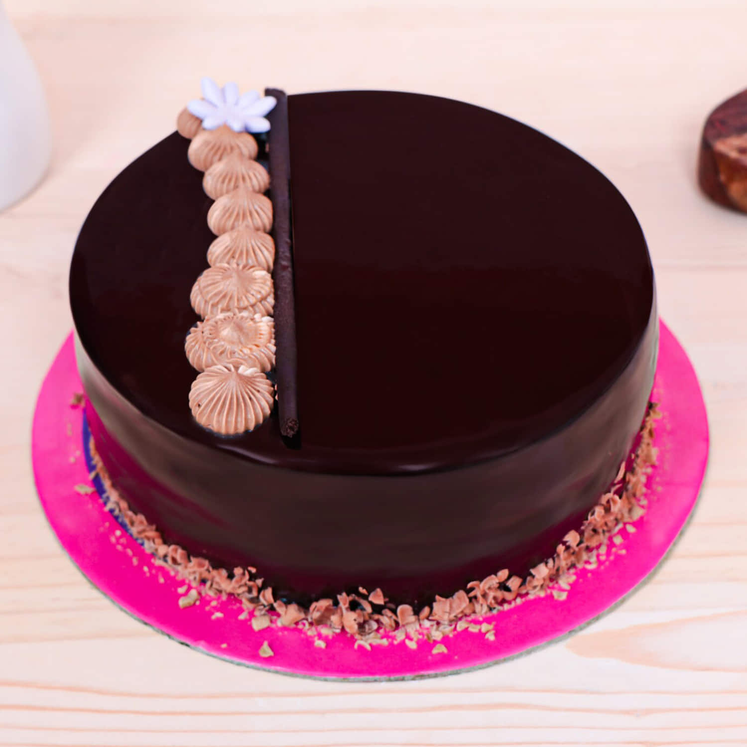 Color full chocolate cake... - Decorated Cake by Yanet - CakesDecor