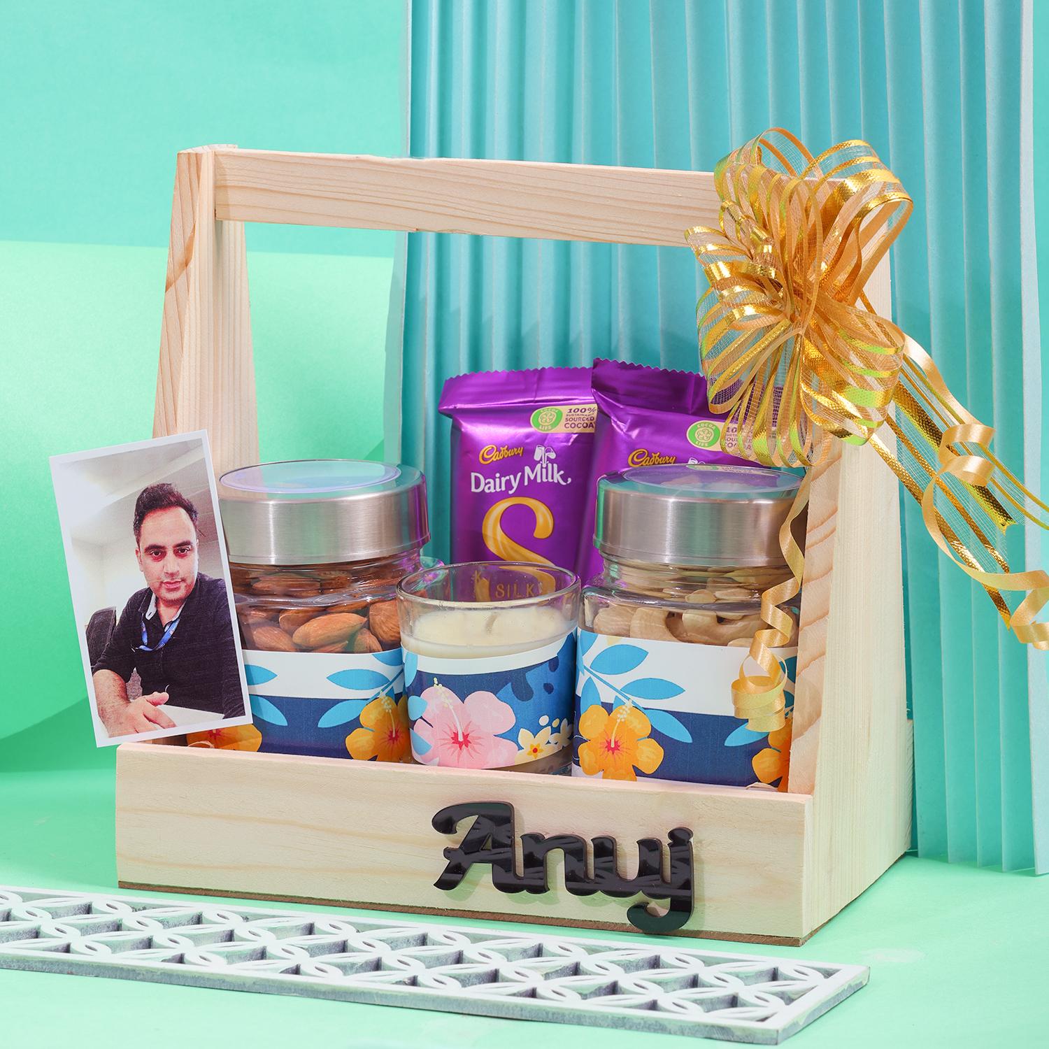 Send Luxury Dry Fruit Gourmet Box Gift Online, Rs.2995 | FlowerAura