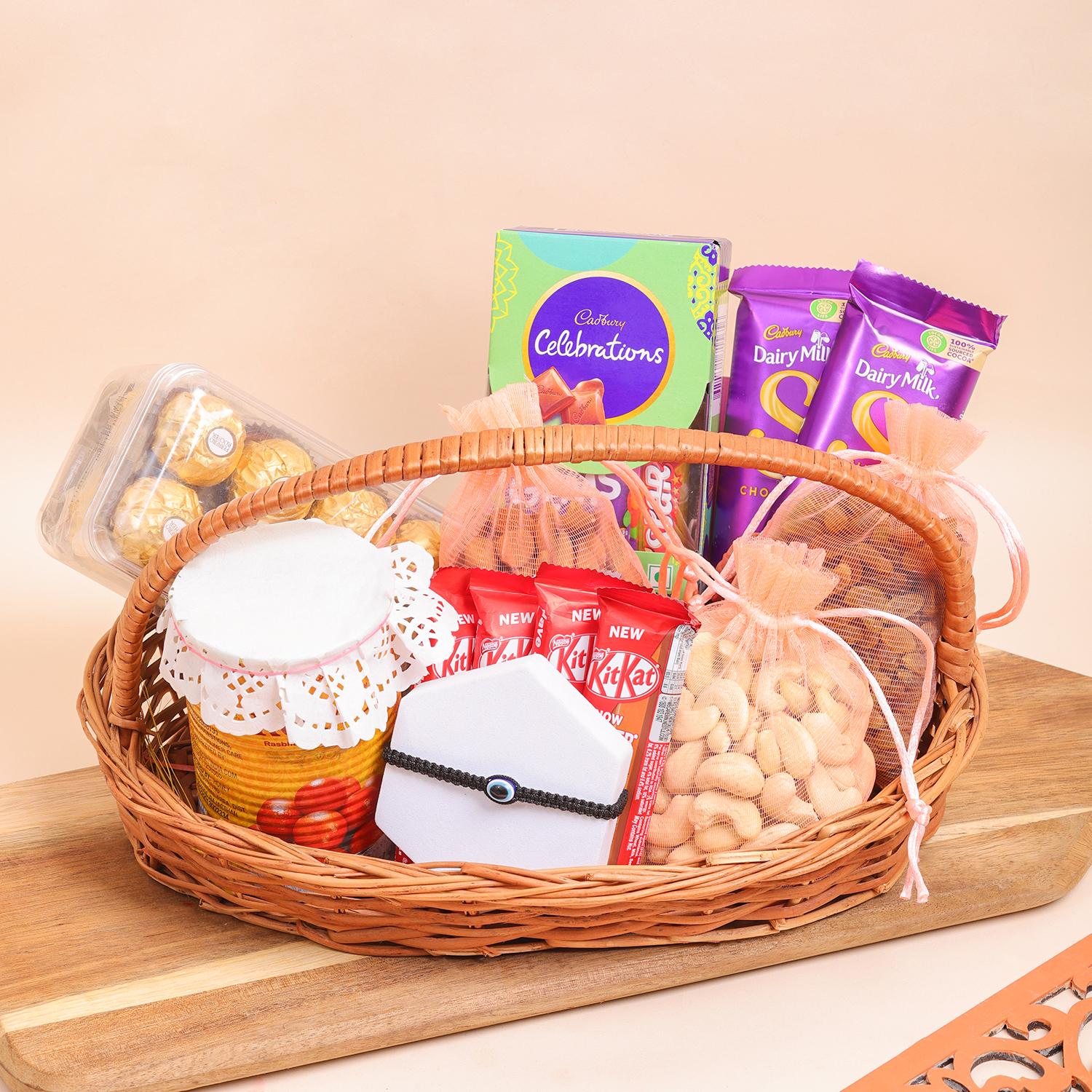 17 Christmas Gift Hamper Basket Ideas: Chocolates, Wine, Perfumes, Spa  kits, Candles, Flowers, Aromatherapy, Cookie… | Aromatherapy gifts, Gifts,  Luxury gift basket